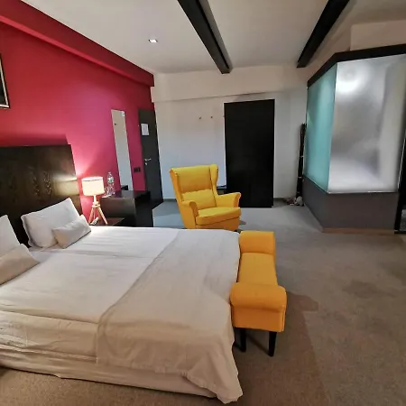 Riverside Boutique - Double Bed & Breakfast